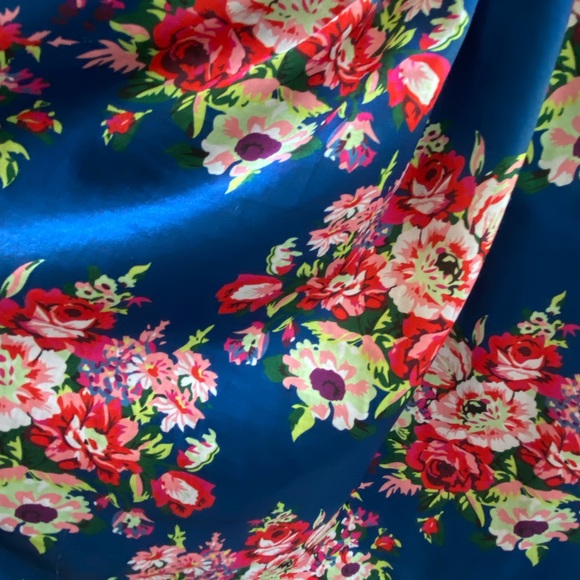 Colorful Floral Robe with Tie Satin Like Material - Picture 11 of 13